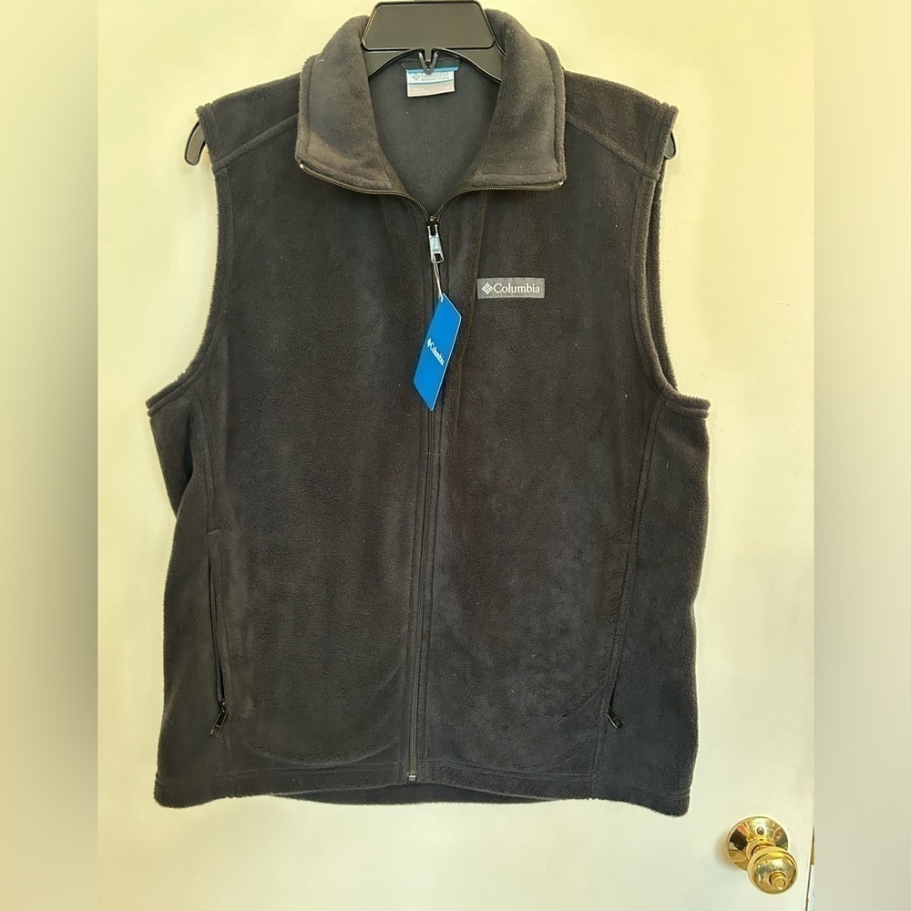 NWT men's Columbia fleece zip vest in black